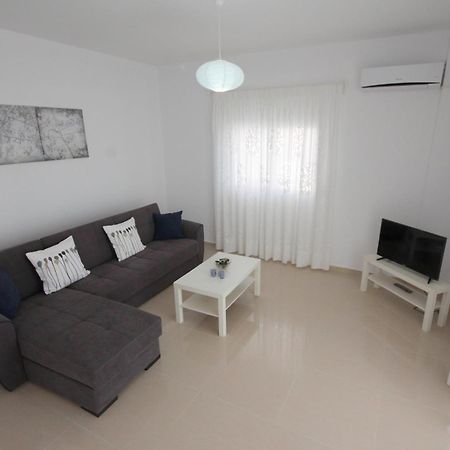 סרנדה Nefeli Apartments מראה חיצוני תמונה