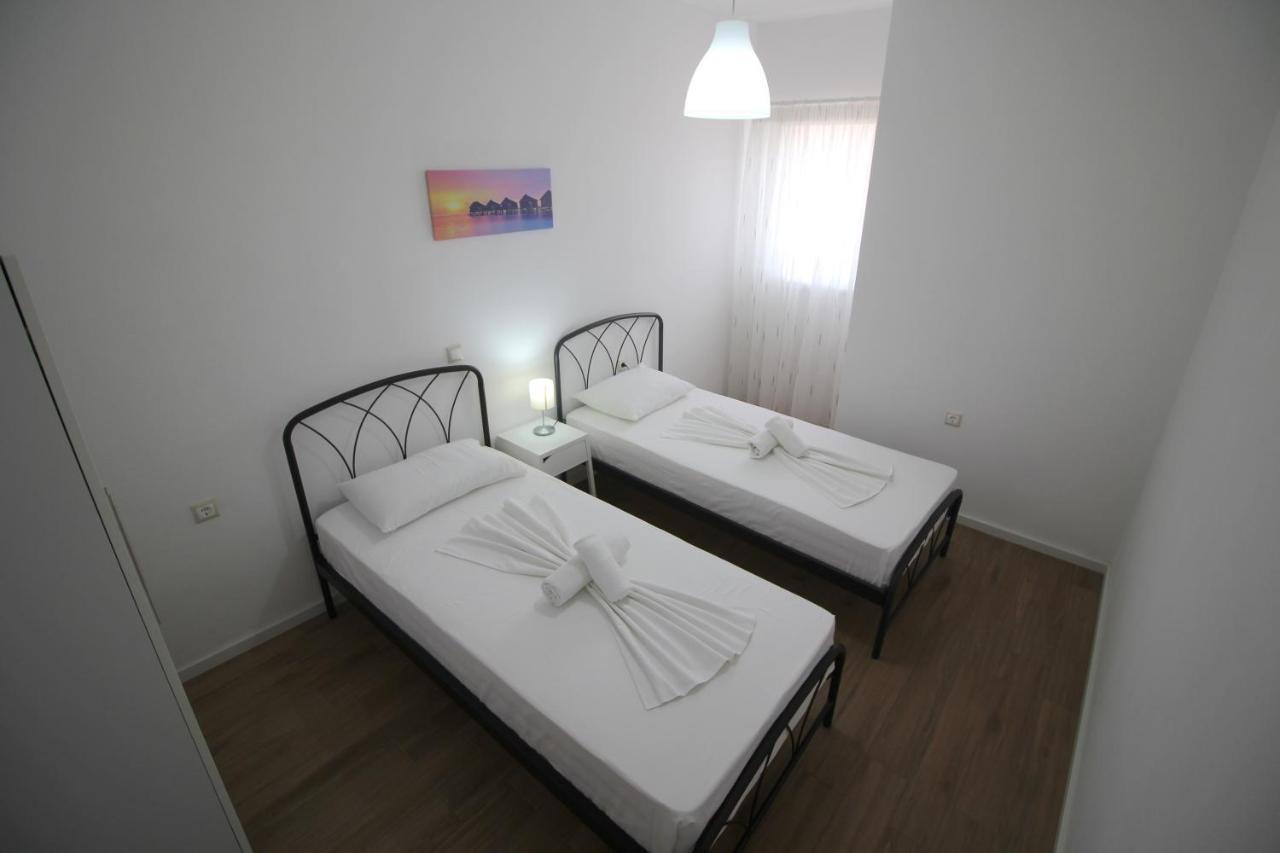 סרנדה Nefeli Apartments מראה חיצוני תמונה
