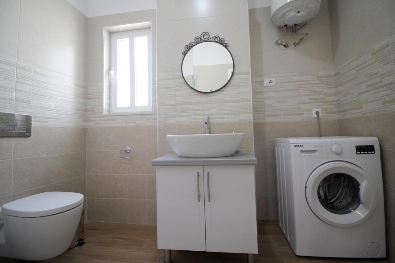 סרנדה Nefeli Apartments מראה חיצוני תמונה