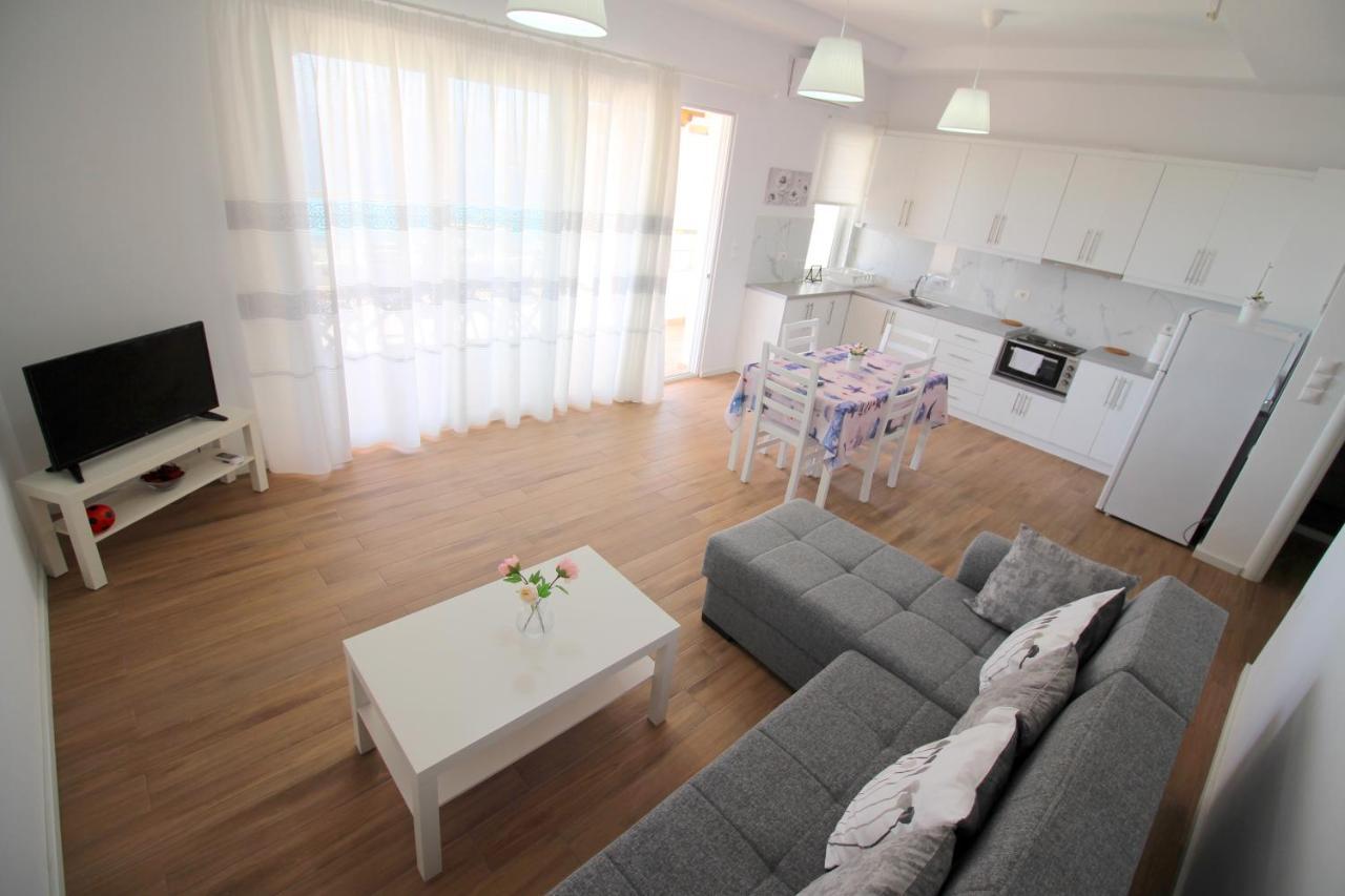 סרנדה Nefeli Apartments מראה חיצוני תמונה