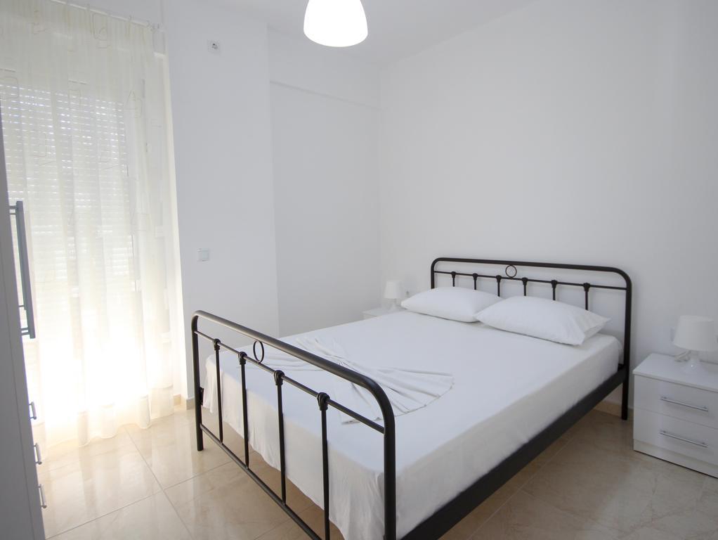 סרנדה Nefeli Apartments מראה חיצוני תמונה