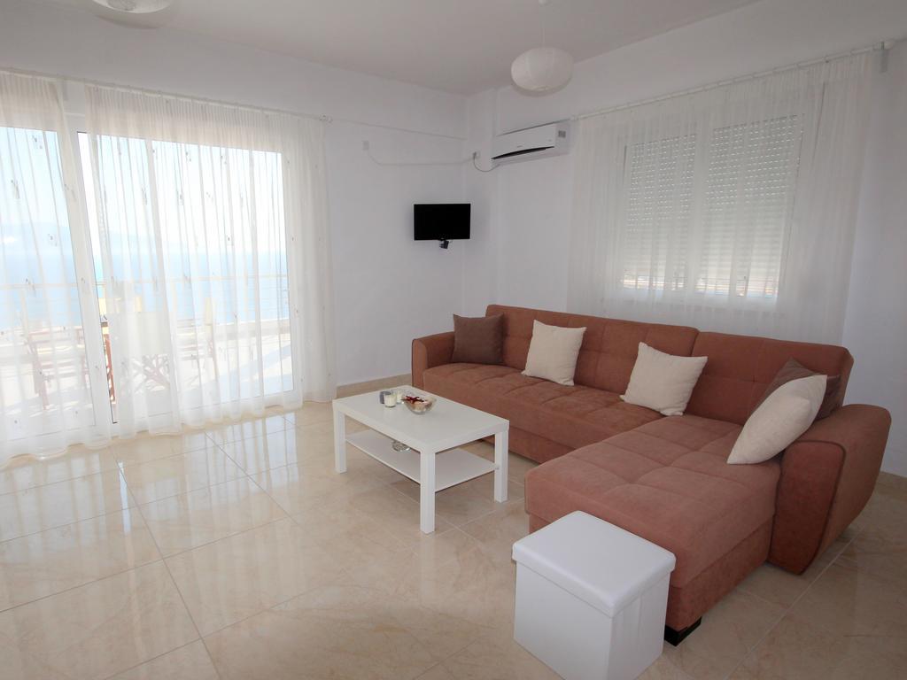 סרנדה Nefeli Apartments מראה חיצוני תמונה