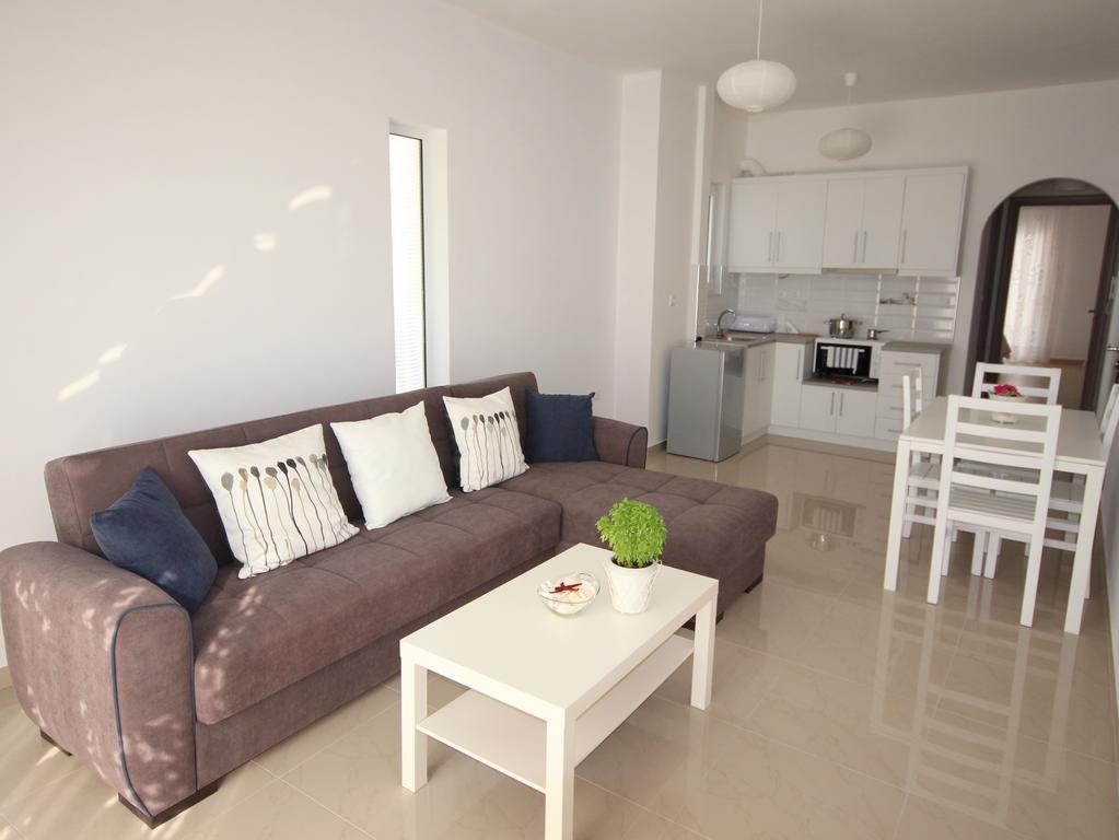 סרנדה Nefeli Apartments מראה חיצוני תמונה