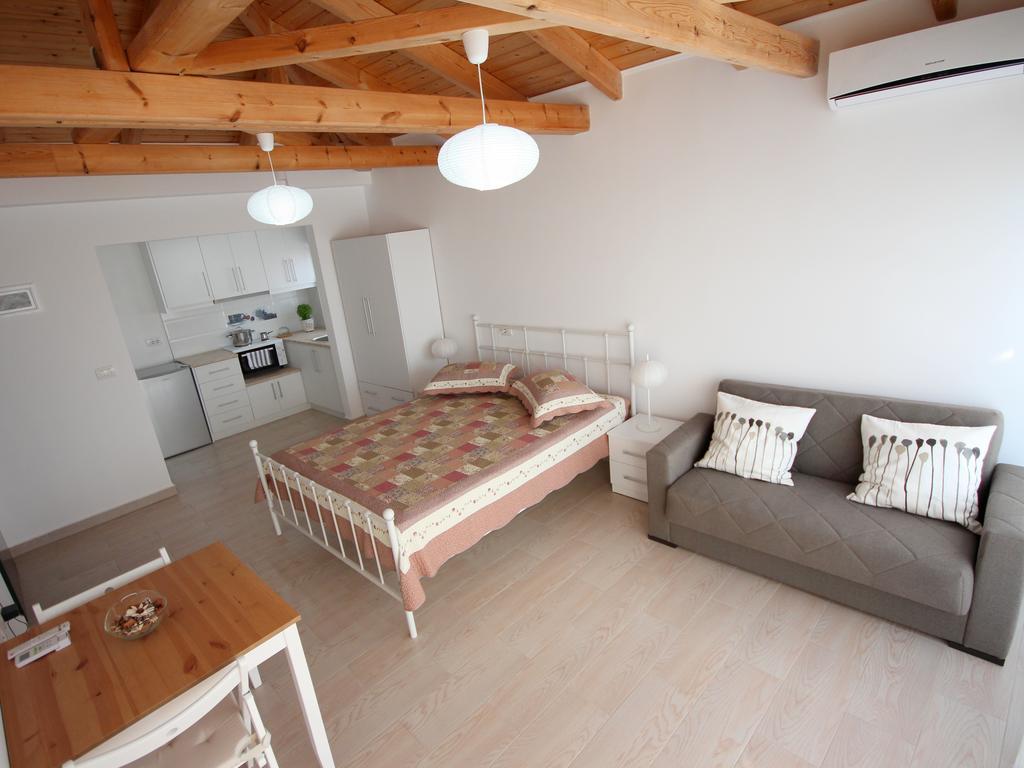 סרנדה Nefeli Apartments מראה חיצוני תמונה
