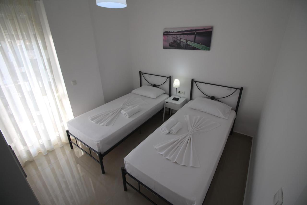 סרנדה Nefeli Apartments מראה חיצוני תמונה