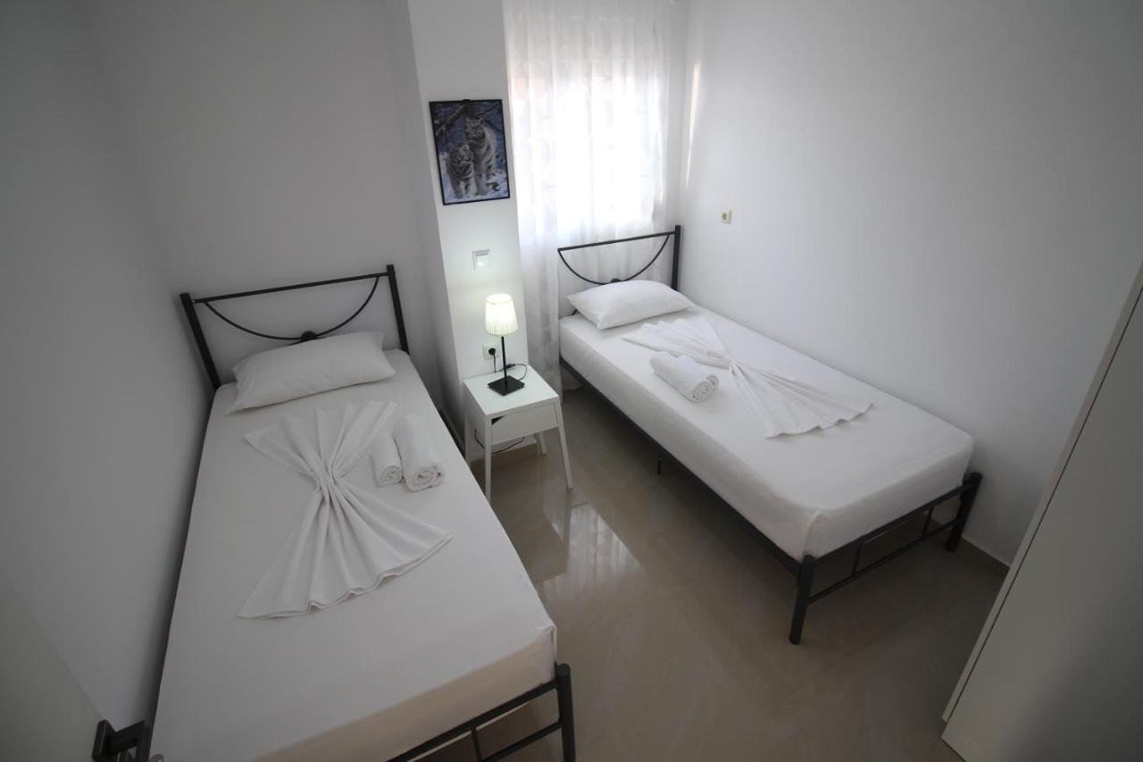 סרנדה Nefeli Apartments מראה חיצוני תמונה